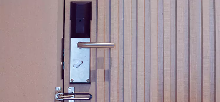 Installing a Maglock Charlesbourg